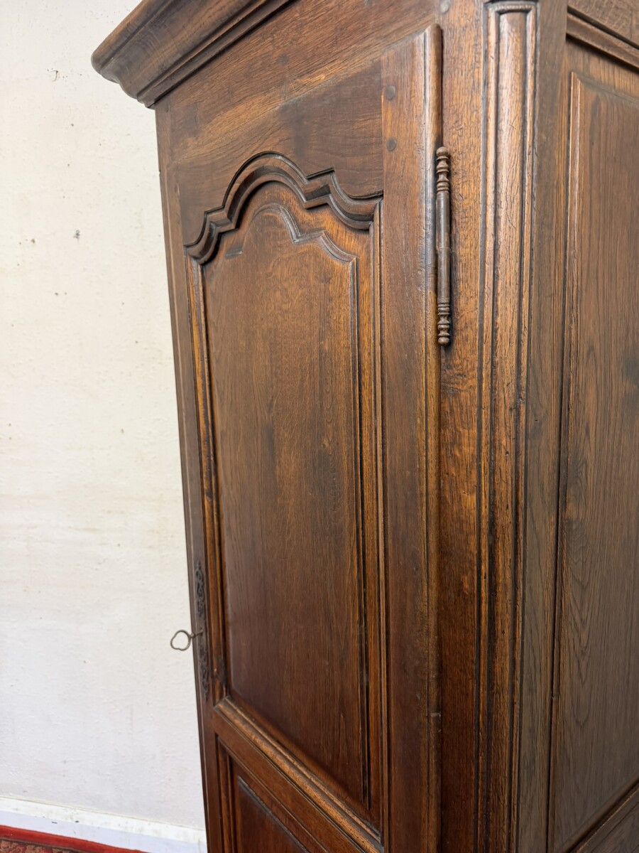 QUALITY FRENCH OAK NEAT SIZE ARMOIRE/WARDROBE/HALL ROBE CIRCA 1930 - Image 5