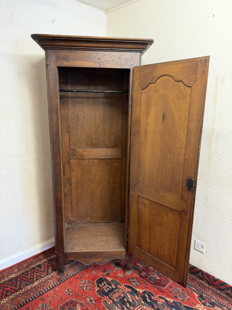 QUALITY FRENCH OAK NEAT SIZE ARMOIRE/WARDROBE/HALL ROBE CIRCA 1930 - Image 7
