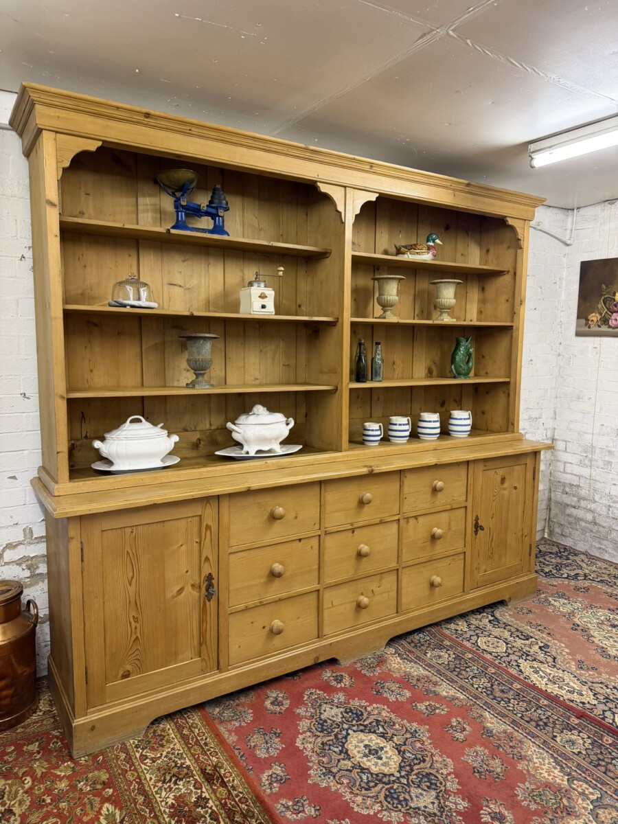 FABULOUS EARLY 20TH CENTURY FRENCH PINE DRESSER - Image 2