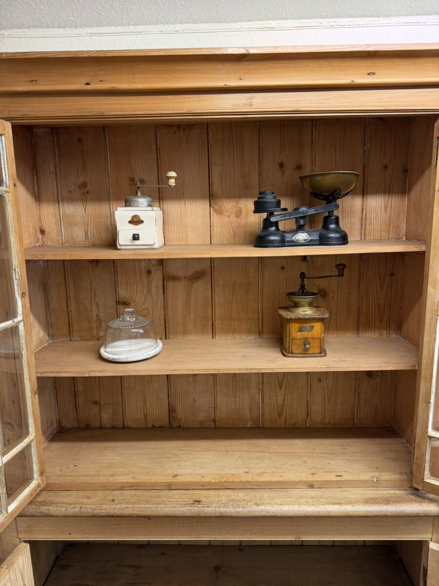 ANTIQUE PINE CUPBOARD/CABINET CIRCA 1890 - Image 8