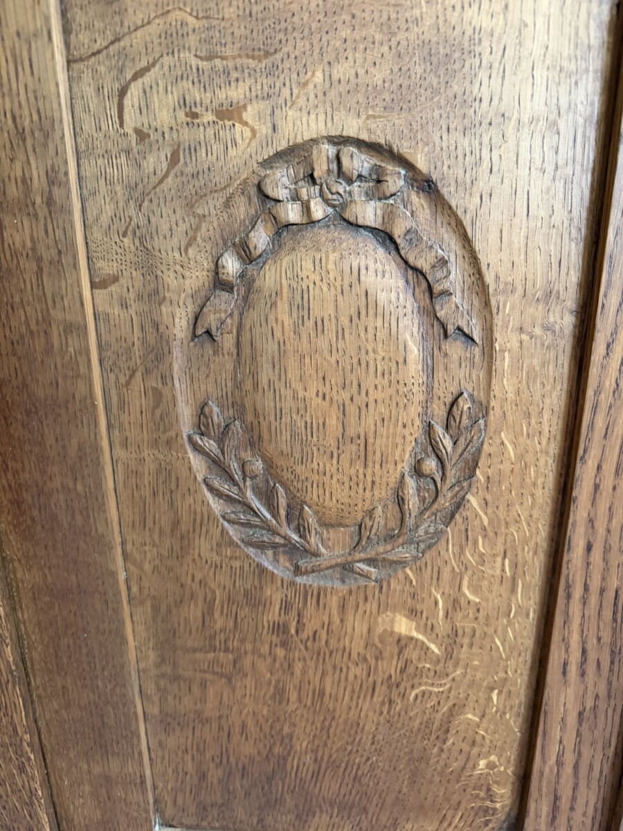 ANTIQUE FRENCH CARVED OAK MIRRORED DOOR ARMOIRE/WARDROBE CIRCA 1910 - Image 7