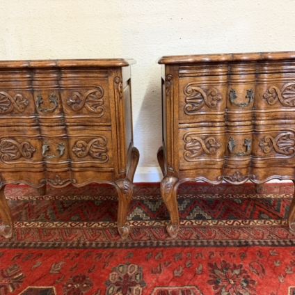 PAIR OF FRENCH CARVED OAK SERPENTINE SHAPED BEDSIDE DRAWERS/ CABINETS CIRCA 1940