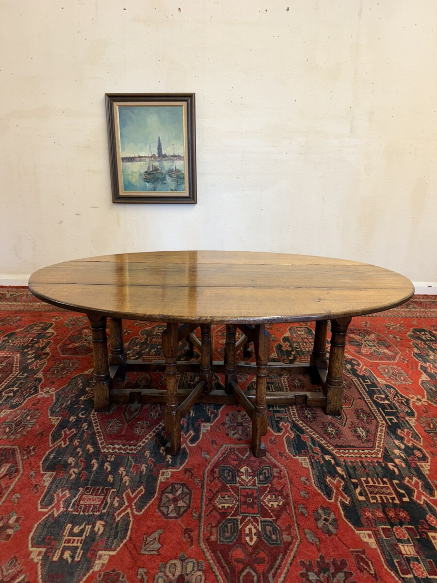 QUALITY OAK COFFEE TABLE WITH DROP DOWN LEAVES