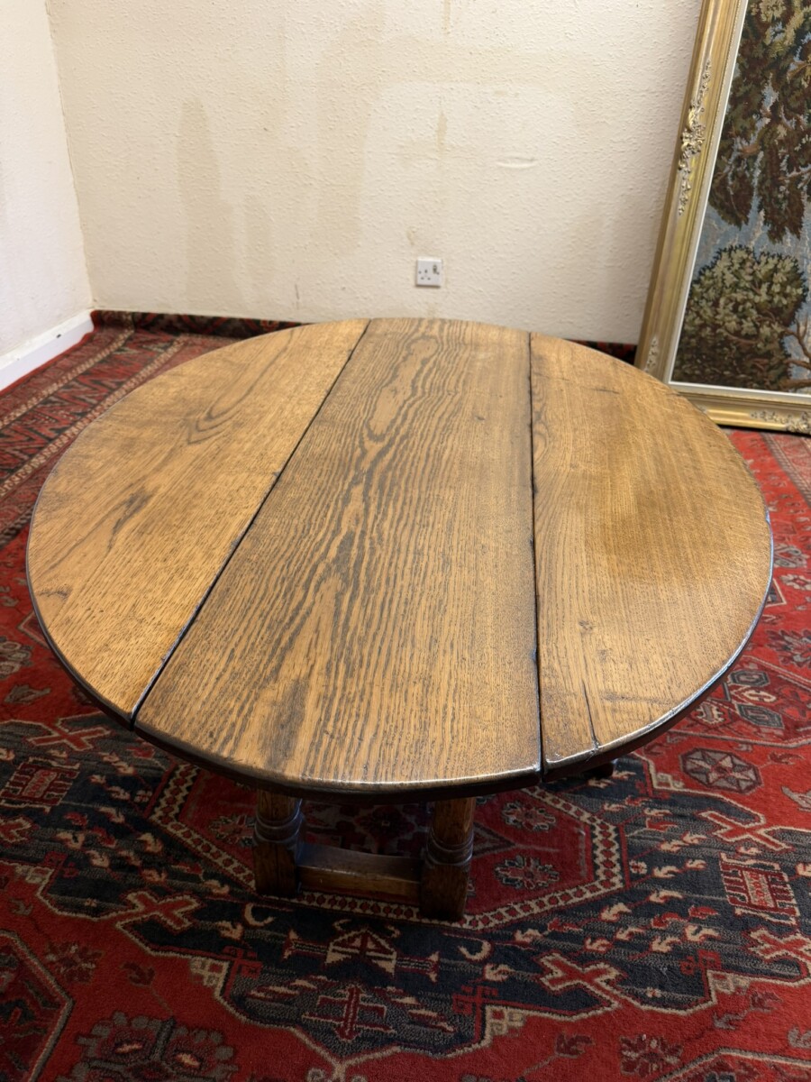 QUALITY OAK COFFEE TABLE WITH DROP DOWN LEAVES - Image 5