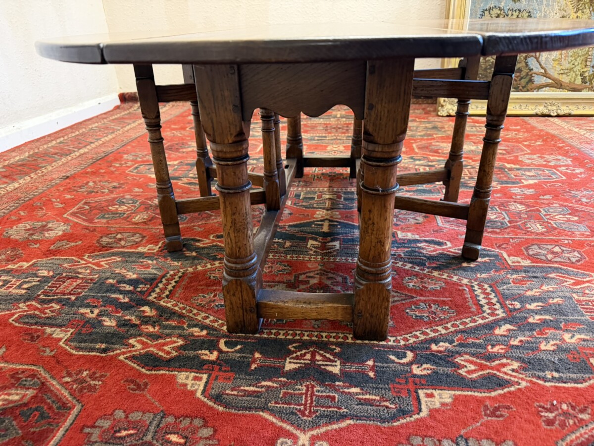 QUALITY OAK COFFEE TABLE WITH DROP DOWN LEAVES - Image 6