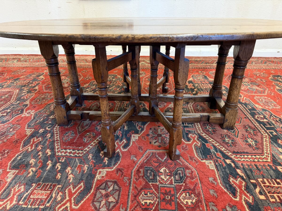 QUALITY OAK COFFEE TABLE WITH DROP DOWN LEAVES - Image 7