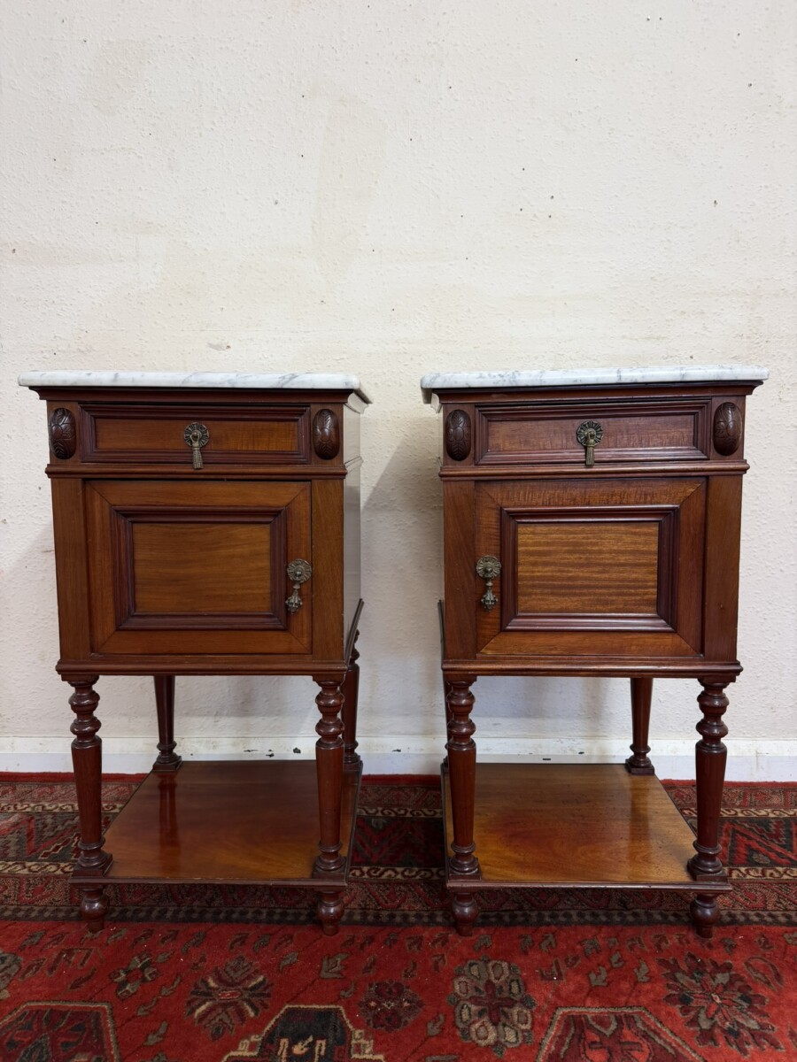 PAIR OF ANTIQUE MAHOGANY MARBLE TOP BEDSIDE CABINETS CIRCA 1880
