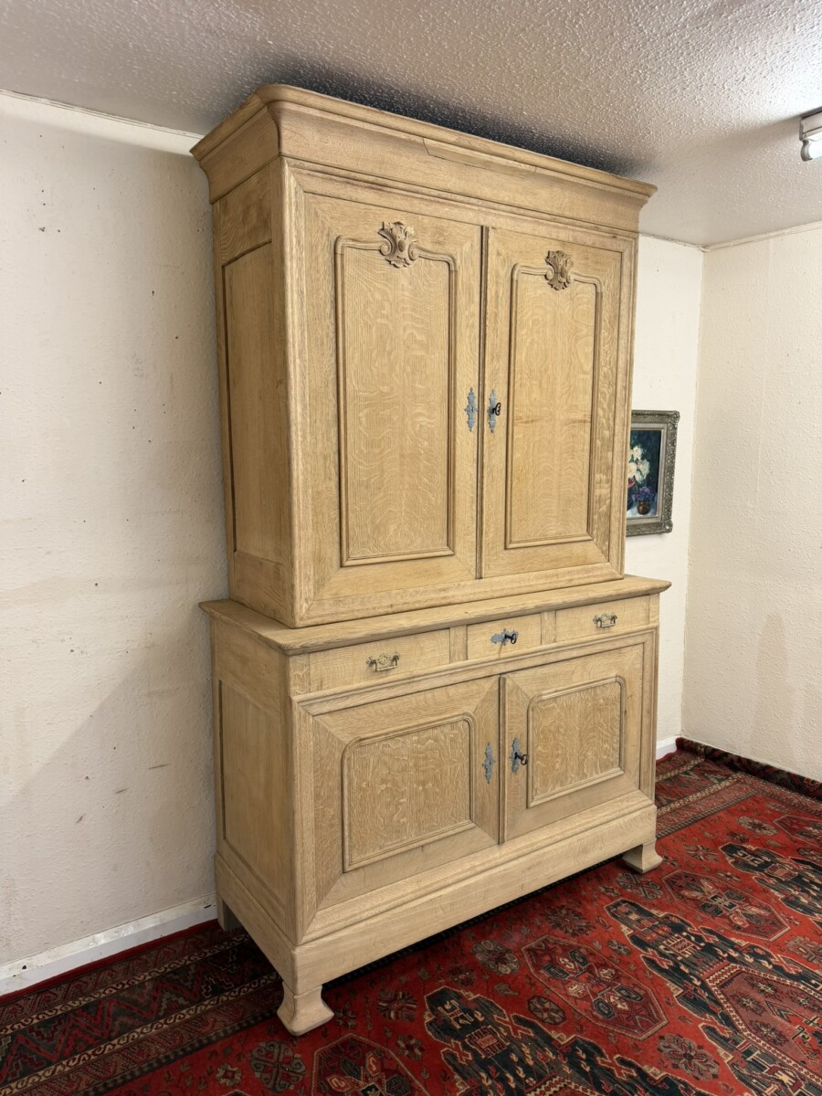 ANTIQUE FRENCH RAW OAK HOUSEKEEPERS CUPBOARD CIRCA 1920 - Image 2