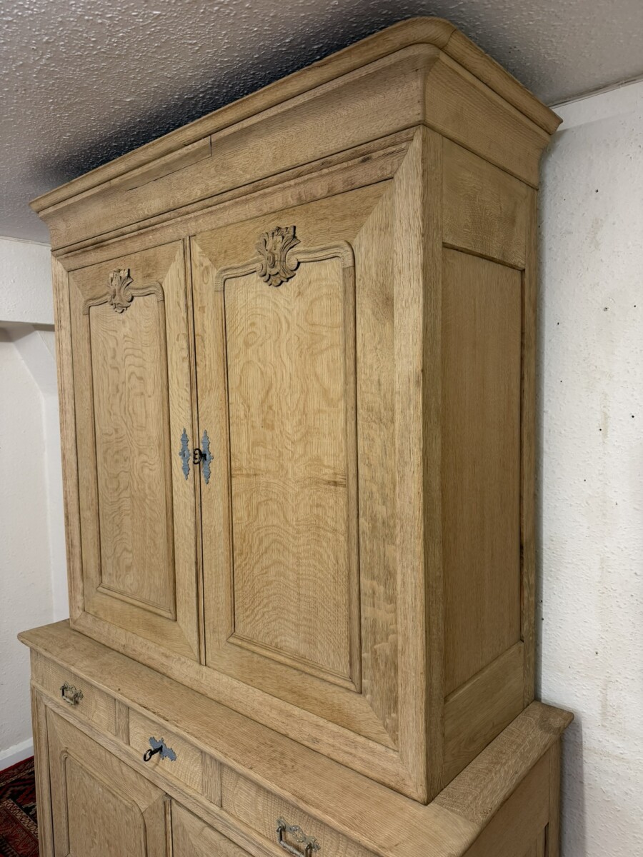 ANTIQUE FRENCH RAW OAK HOUSEKEEPERS CUPBOARD CIRCA 1920 - Image 4