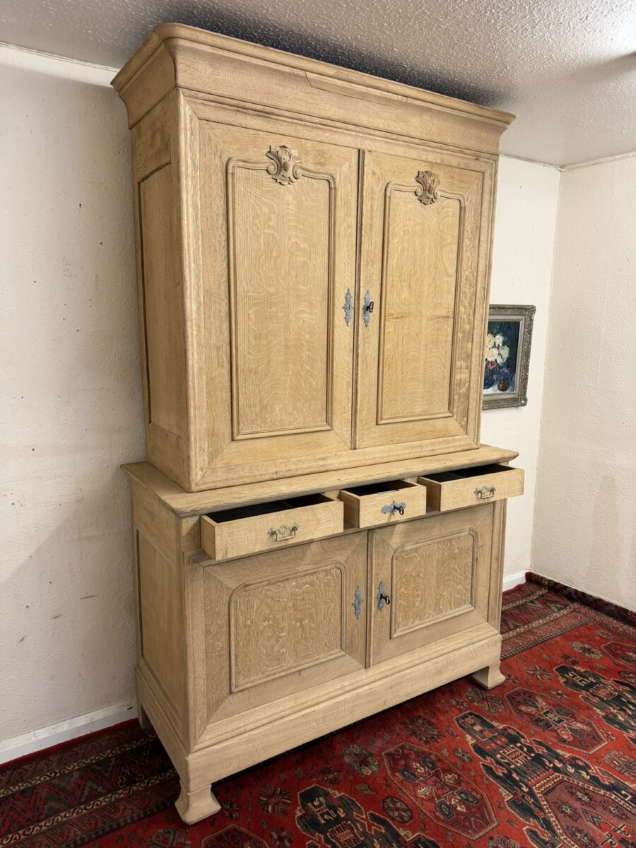 ANTIQUE FRENCH RAW OAK HOUSEKEEPERS CUPBOARD CIRCA 1920 - Image 6