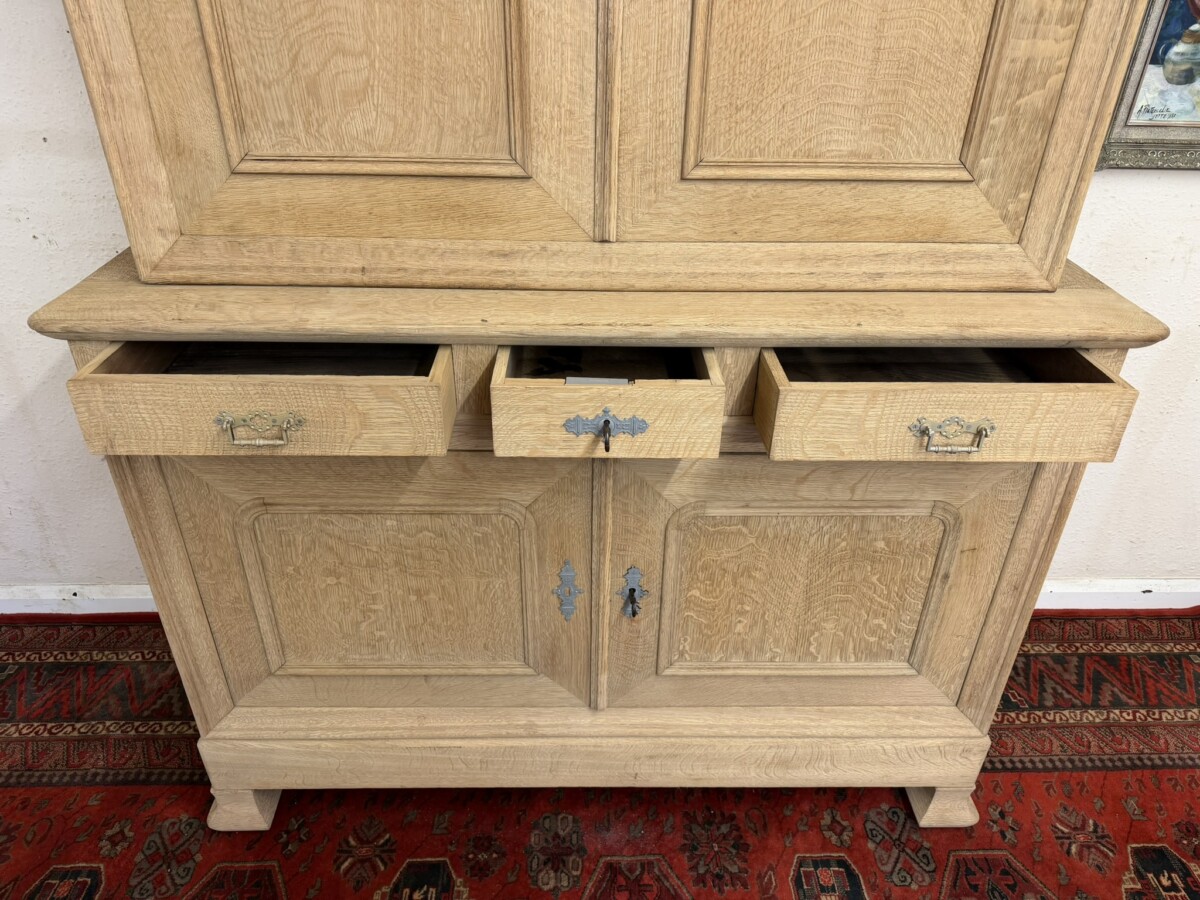 ANTIQUE FRENCH RAW OAK HOUSEKEEPERS CUPBOARD CIRCA 1920 - Image 7