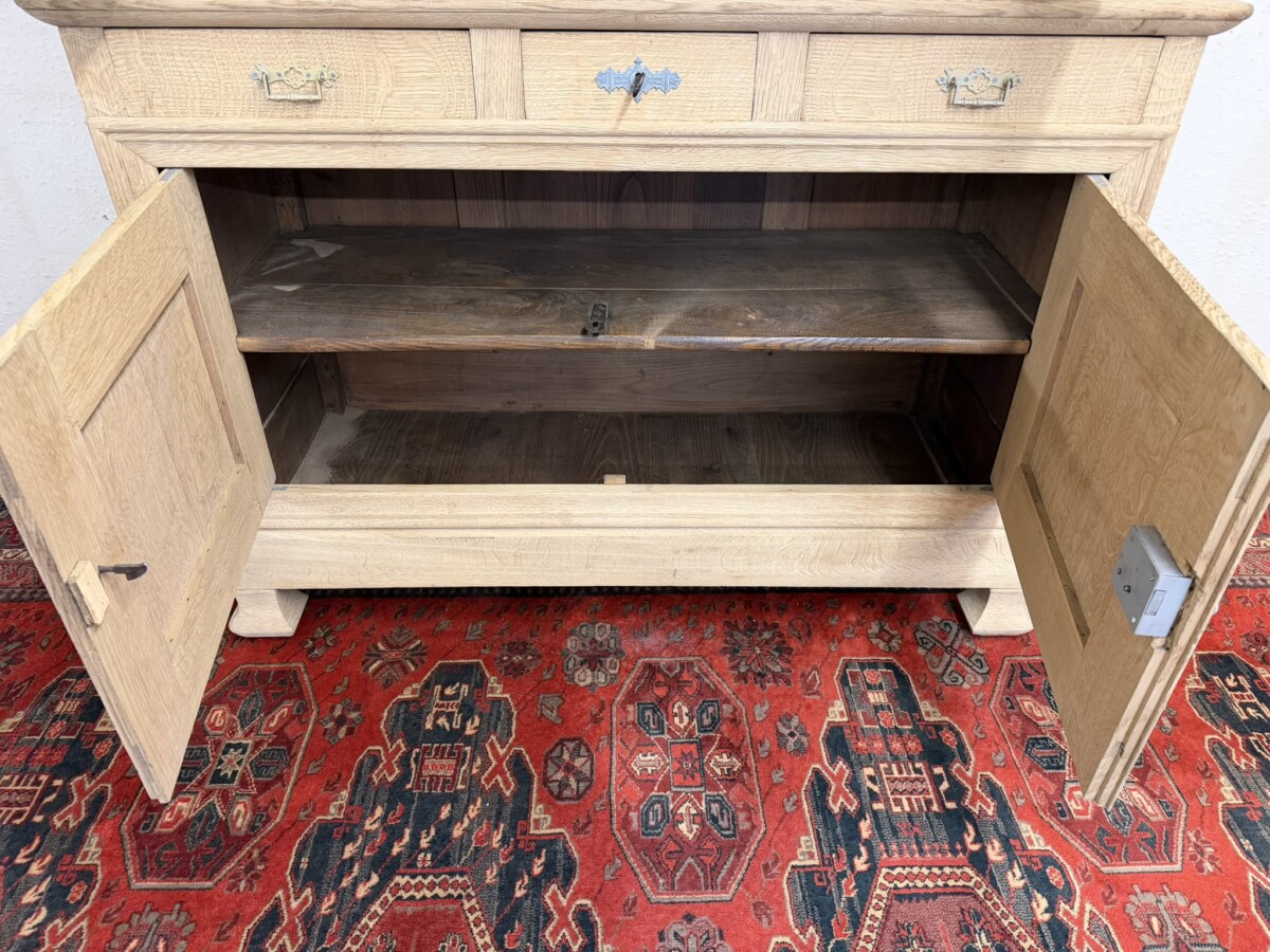 ANTIQUE FRENCH RAW OAK HOUSEKEEPERS CUPBOARD CIRCA 1920 - Image 9