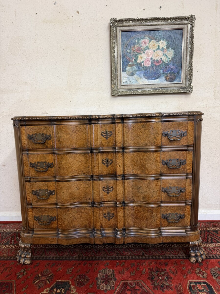 ANTIQUE FRENCH BURR WALNUT SERPENTINECHEST/COMMODE CIRCA 1910
