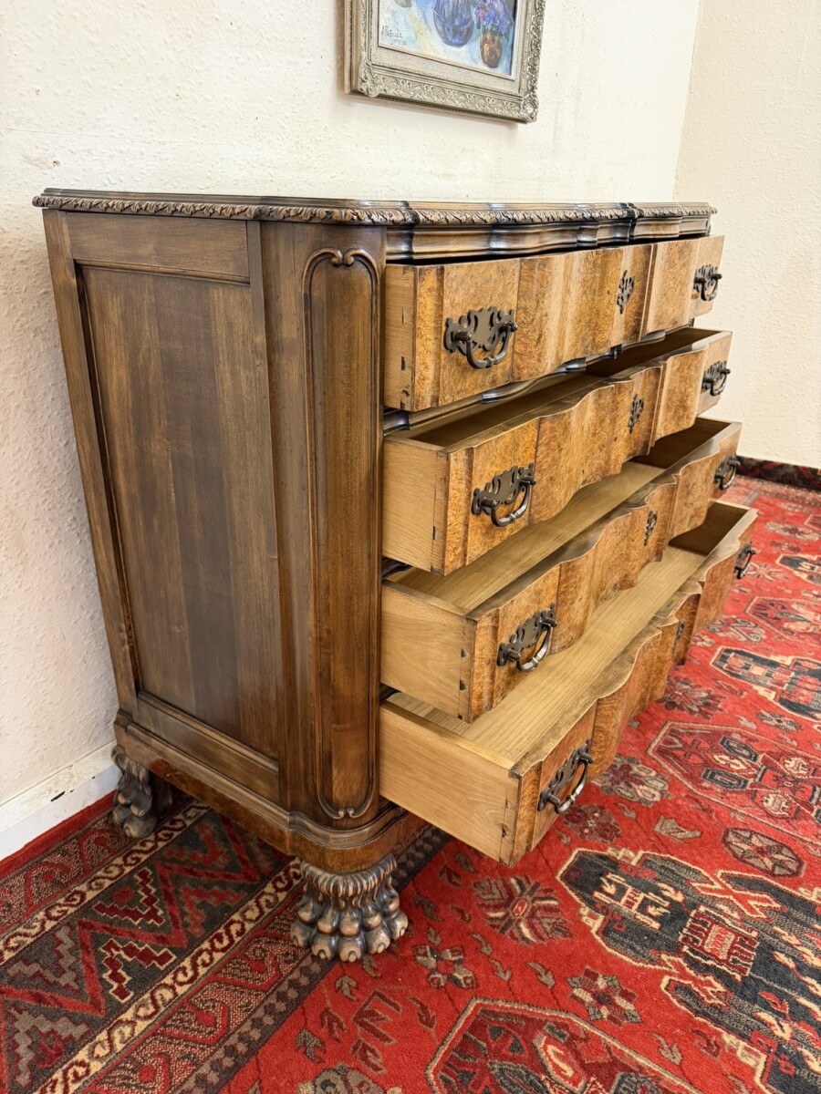 ANTIQUE FRENCH BURR WALNUT SERPENTINECHEST/COMMODE CIRCA 1910 - Image 10