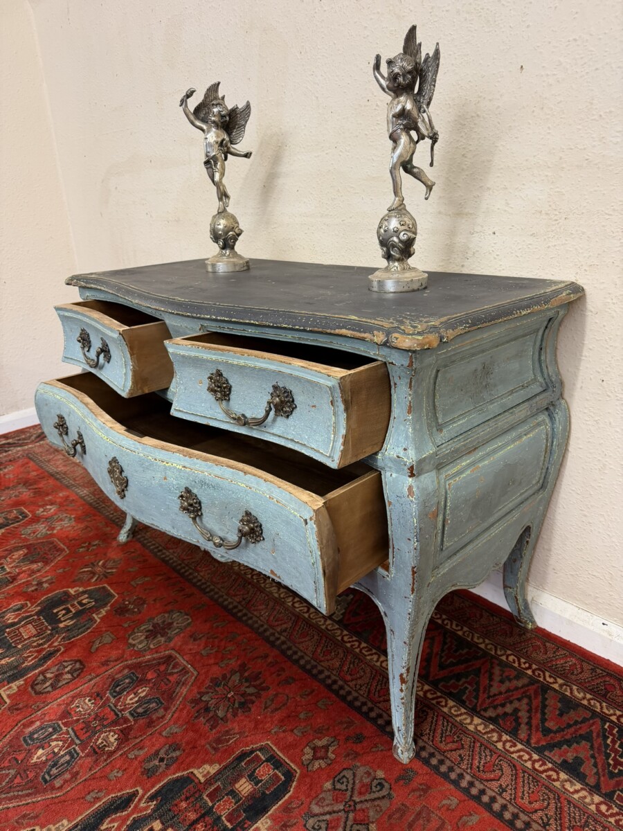 QUALITY HAND PAINTED SOUTHERN FRENCH BOMBE COMMODE/CHEST CIRCA 1930 - Image 11