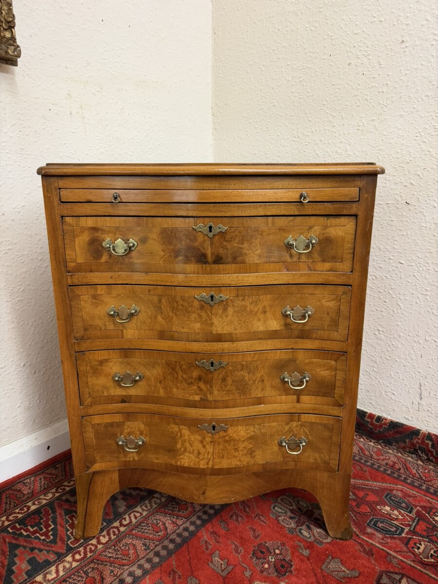 QUALITY BURR WALNUT SERPENTINE SHAPED CHEST OF DRAWERS /BACHELORS CHEST