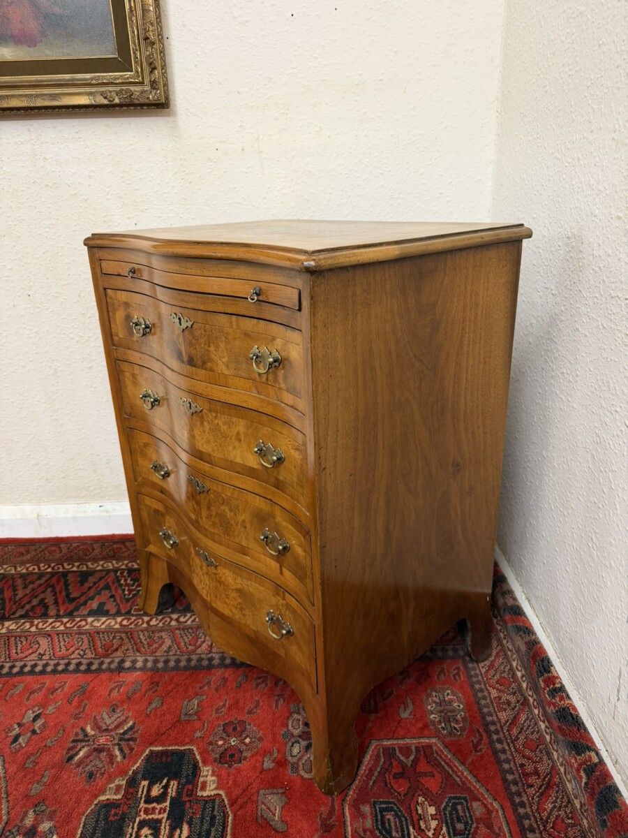 QUALITY BURR WALNUT SERPENTINE SHAPED CHEST OF DRAWERS /BACHELORS CHEST - Image 2