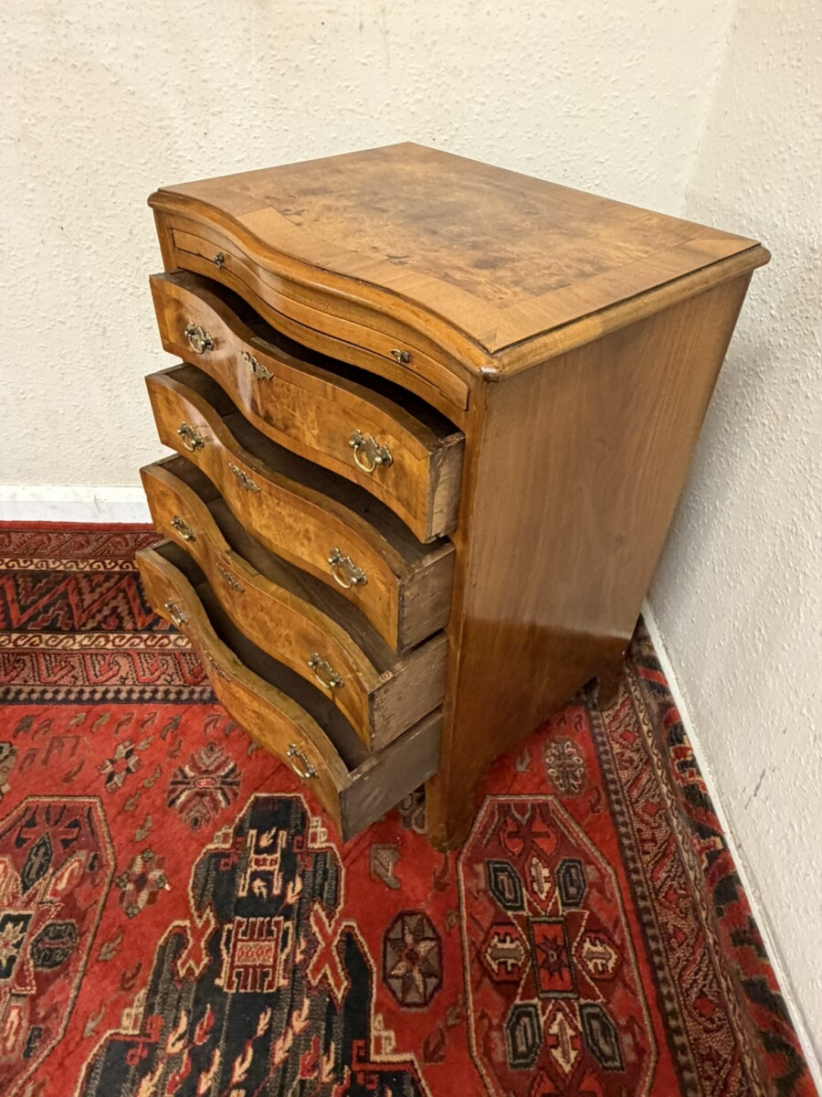 QUALITY BURR WALNUT SERPENTINE SHAPED CHEST OF DRAWERS /BACHELORS CHEST - Image 12