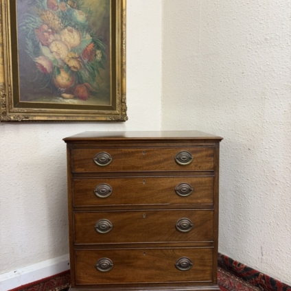 NEAT SIZED ANTIQUE MAHOGANY CHEST OF FOUR GRADUATED DRAWERS CIRCA 1910