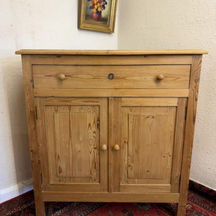 ANTIQUE PINE CUPBOARD/CABINET CIRCA 1930