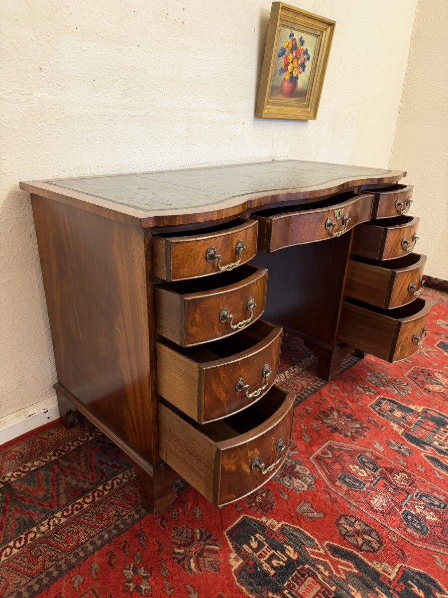 QUALITY SHAPED MAHOGANY LEATHER TOPPED DESK - Image 8