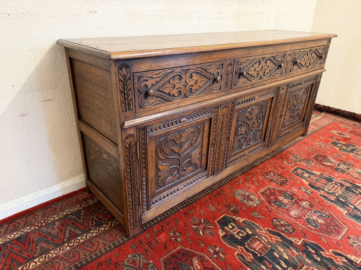 QUALITY ENGLISH CARVED OAK DRESSER/SIDEBOARD - Image 2